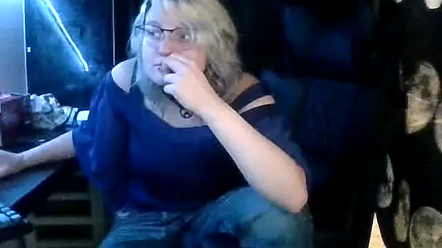 Snapshot of Sun_Ray02 chatting on July 7, 2026, 8:01 pm Sun Ray02 online show from July 7, 2026, 8:01 pm