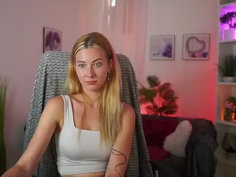 EmilySwann  online show from July 8, 2026, 1:45 pm