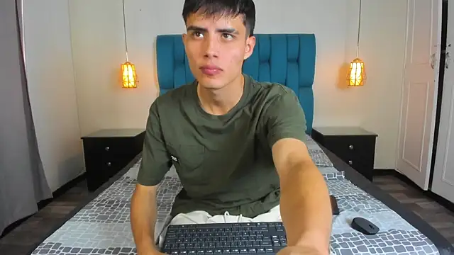 Snapshot of Thiago_Firee chatting on July 15, 2026, 2:46 pm Thiago Firee online show from July 15, 2026, 2:46 pm