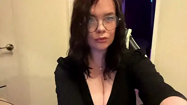 AdelinaVirelle online show from July 14, 2026, 5:08 pm
