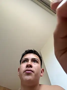 Santiagomg  online show from July 10, 2026, 6:52 pm