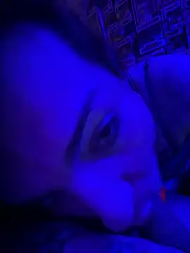 UrHellBri-L online show from July 14, 2026, 11:38 am