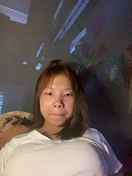 -Qincy- online show from July 14, 2026, 11:00 pm