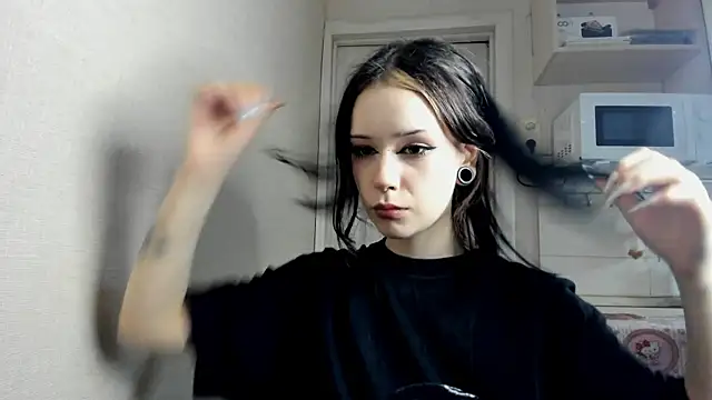 Honey Mollyy online show from July 16, 2026, 3:53 pm