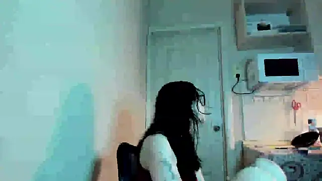 Honey Mollyy online show from July 15, 2026, 10:06 pm
