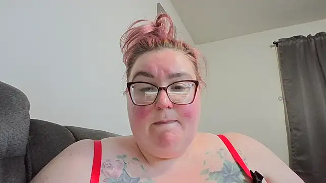 BbwQueen216 online show from July 14, 2026, 3:55 am