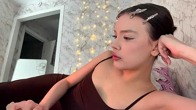 JenniferJenny  online show from July 15, 2026, 11:50 am