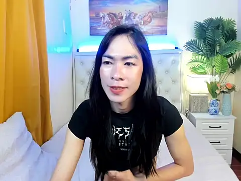 YourTSLovely online show from August 5, 2026, 9:42 pm