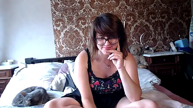 Melanie  Sweet online show from July 24, 2026, 8:43 am
