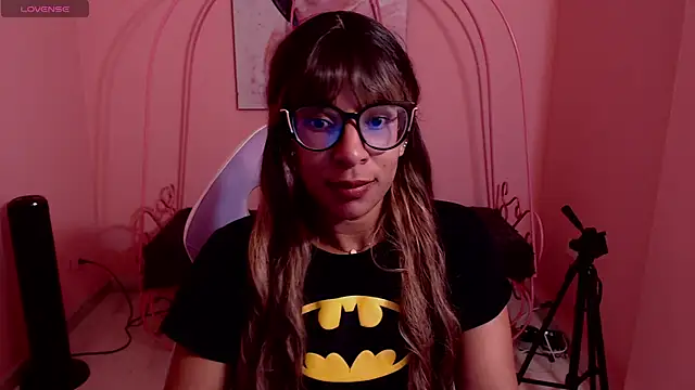Snapshot of Ariavelvett_ chatting on July 23, 2026, 7:27 am Ariavelvett online show from July 23, 2026, 7:27 am