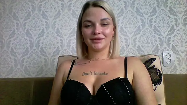 EvaDelicious  online show from August 7, 2026, 2:23 pm