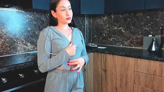 Elyra Noir online show from July 23, 2026, 9:17 am
