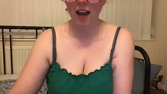 Snapshot of DaisyDarlingXO chatting on July 24, 2026, 10:17 pm DaisyDarlingXO online show from July 24, 2026, 10:17 pm