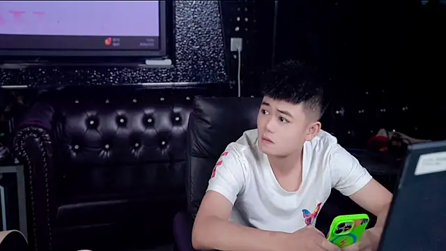 xxou02 online show from July 25, 2026, 5:26 am