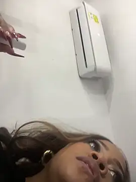 riri brunnete online show from February 27, 2026, 4:23 am