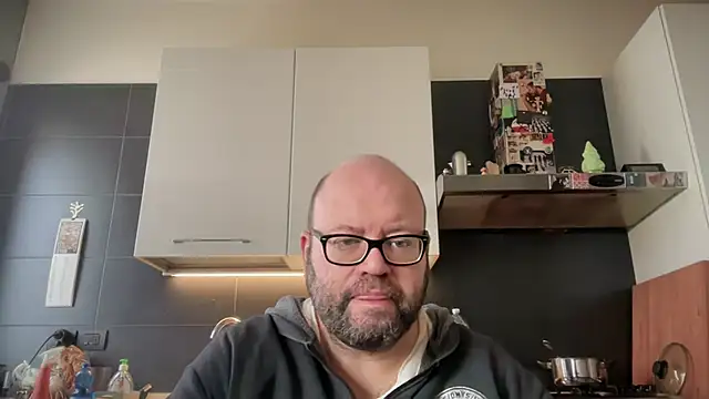 theitalianbear online show from October 17, 2025, 10:07 am