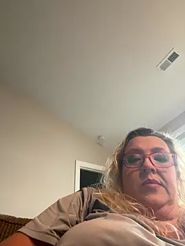 Snapshot of IntimateCpl chatting on August 5, 2026, 2:33 pm IntimateCpl online show from August 5, 2026, 2:33 pm