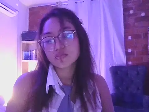 Snapshot of Honey_devil chatting on July 31, 2026, 1:49 am Honey devil online show from July 31, 2026, 1:49 am