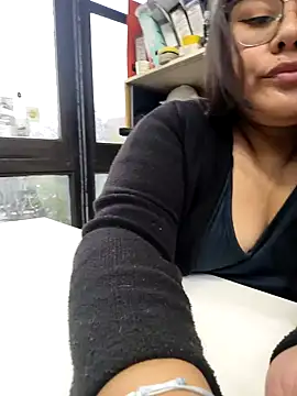 Snapshot of Namiibel chatting on August 4, 2026, 12:20 pm Namiibel online show from August 4, 2026, 12:20 pm
