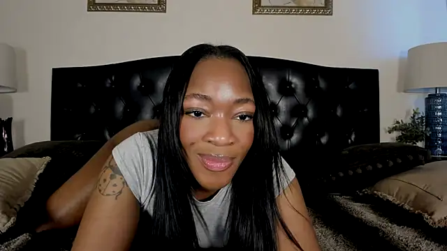 nicolesolace online show from February 12, 2026, 10:42 pm