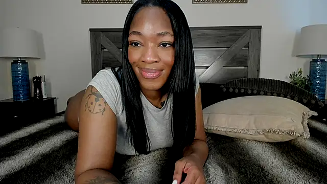 nicolesolace online show from June 25, 2026, 9:09 pm