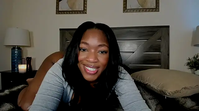 nicolesolace online show from June 5, 2026, 9:31 pm