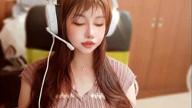 Snapshot of mew-mia-meow chatting on July 31, 2026, 7:41 am mew-mia-meow online show from July 31, 2026, 7:41 am