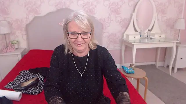 Snapshot of LadyAlana chatting on May 16, 2026, 10:09 pm LadyAlana online show from May 16, 2026, 10:09 pm