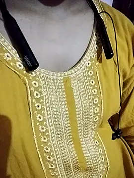 Snapshot of Pooja_kumari_001 chatting on July 31, 2026, 4:37 pm Pooja kumari 001 online show from July 31, 2026, 4:37 pm