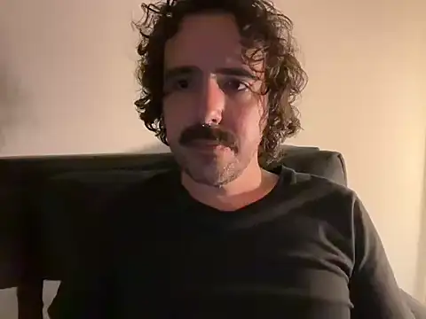Snapshot of Lorenzvael chatting on July 31, 2026, 8:17 pm Lorenzvael online show from July 31, 2026, 8:17 pm