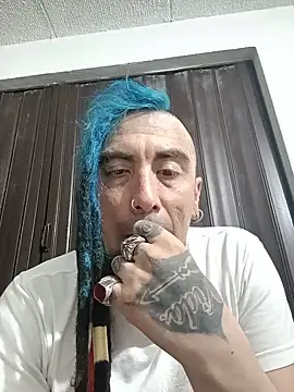 Snapshot of Ramones_Charm chatting on August 4, 2026, 2:27 am Ramones Charm online show from August 4, 2026, 2:27 am