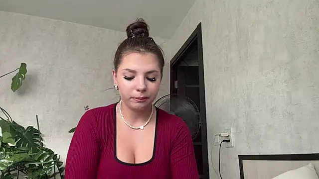 Snapshot of VernitaGruenhagen chatting on August 3, 2026, 12:11 pm VernitaGruenhagen online show from August 3, 2026, 12:11 pm