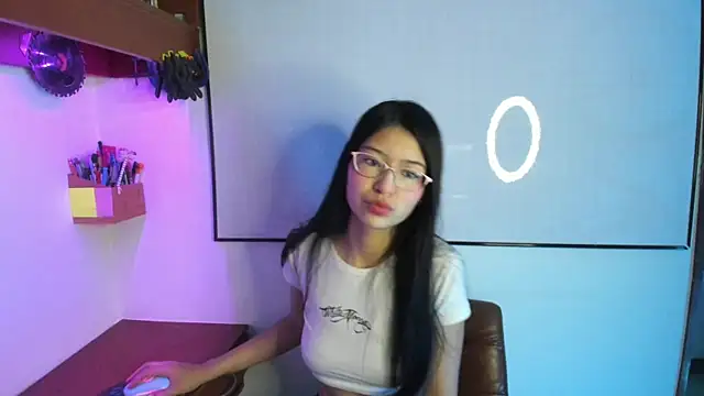 Danii Boo online show from August 5, 2026, 10:20 am