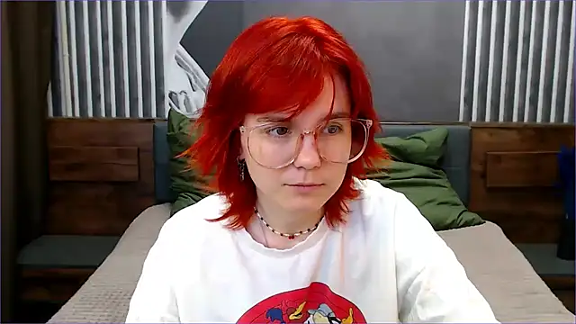 Avrora Vance online show from August 5, 2026, 5:45 am