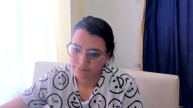 MARILYN GARCIA online show from February 19, 2025, 5:49 pm