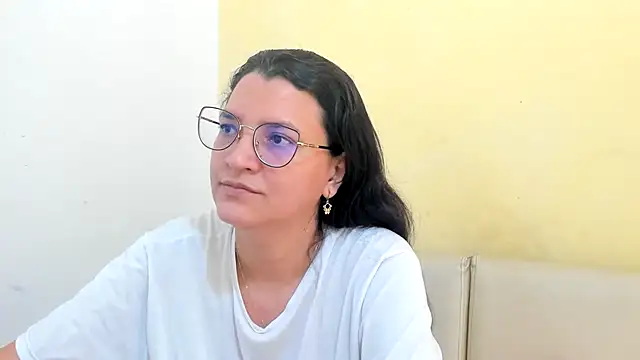 MARILYN GARCIA online show from April 11, 2026, 4:32 pm