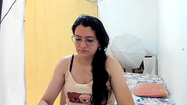 MARILYN GARCIA online show from May 21, 2026, 3:53 pm