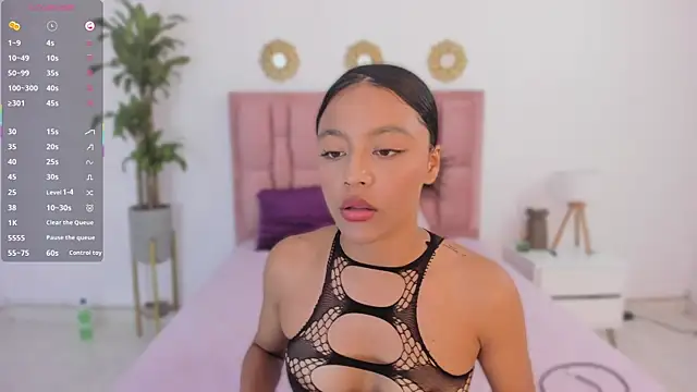 luna kittyy online show from August 6, 2026, 4:51 am