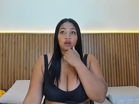 Snapshot of CherryDoll_Aura chatting on August 5, 2026, 2:33 pm CherryDoll Aura online show from August 5, 2026, 2:33 pm