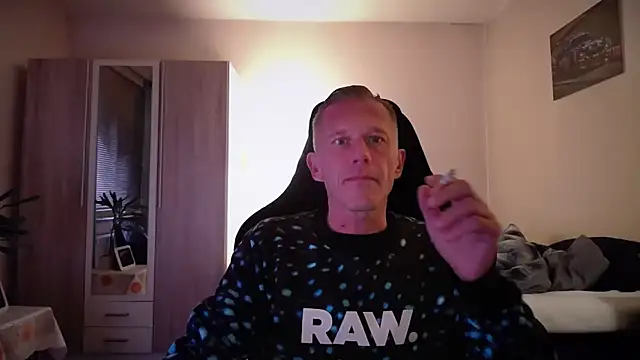 Snapshot of slaveboy2016@xh chatting on October 5, 2025, 5:47 pm slaveboy2016xh online show from October 5, 2025, 5:47 pm