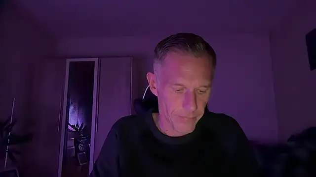 Snapshot of slaveboy2016@xh chatting on December 2, 2024, 9:23 pm slaveboy2016xh online show from December 2, 2024, 9:23 pm