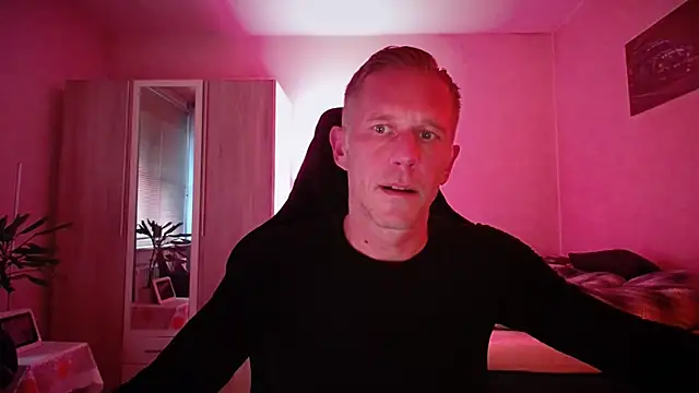 Snapshot of slaveboy2016@xh chatting on October 16, 2025, 3:53 pm slaveboy2016xh online show from October 16, 2025, 3:53 pm