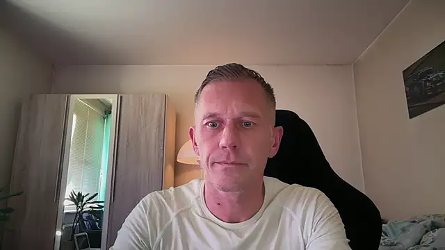 slaveboy2016xh online show from October 24, 2025, 3:11 pm