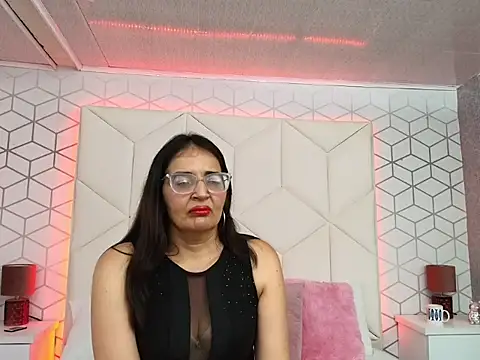 Snapshot of VickyBellmont chatting on August 8, 2026, 7:21 pm VickyBellmont online show from August 8, 2026, 7:21 pm