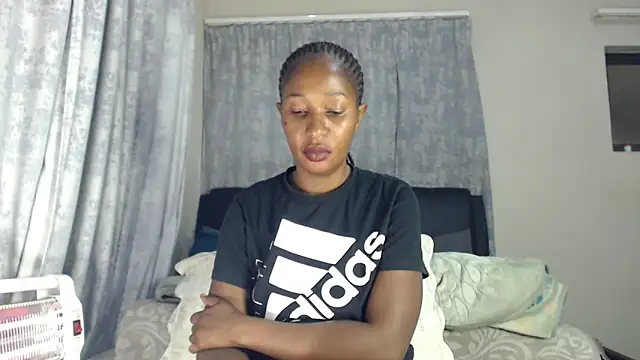 leanna23 online show from November 7, 2025, 7:40 pm