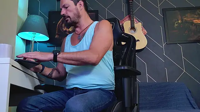 Snapshot of ChrisKox chatting on February 18, 2026, 7:28 am ChrisKox online show from February 18, 2026, 7:28 am