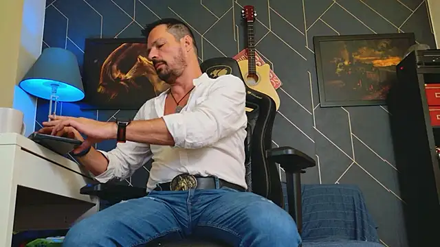 ChrisKox online show from October 12, 2025, 3:08 am