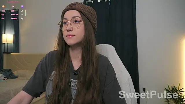 Snapshot of SweetPulse chatting on February 8, 2026, 9:23 pm SweetPulse online show from February 8, 2026, 9:23 pm