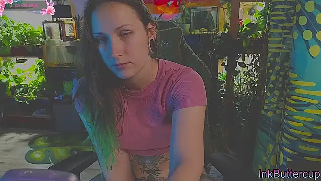 Dead Butterfly online show from October 19, 2025, 4:15 am