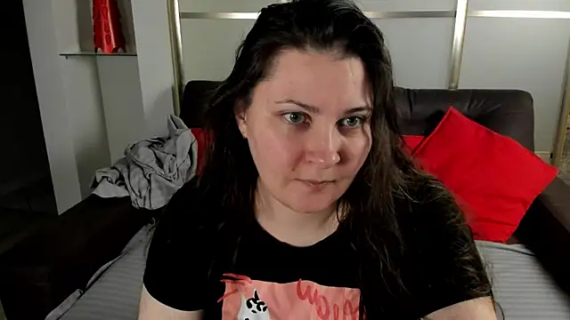 MarySwon online show from October 10, 2025, 5:03 pm